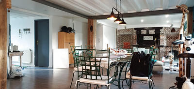 Maison - 220 m² - 9 pièces