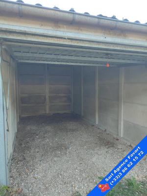 Parking / Garage - 12 m²