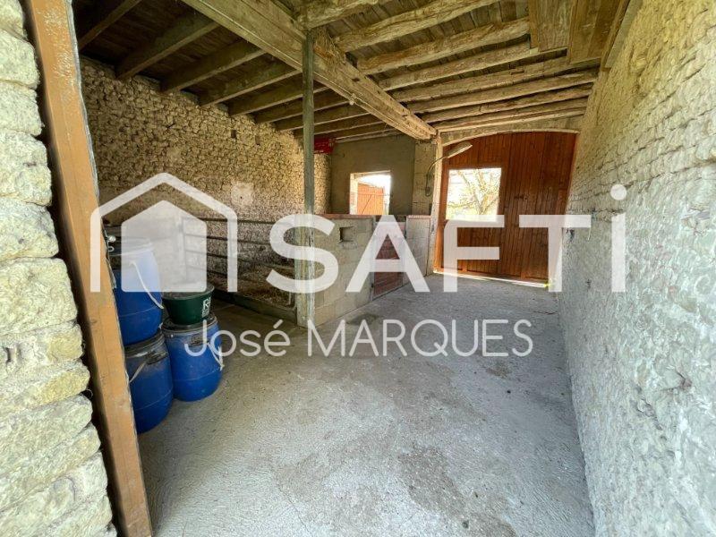 Maison - 250 m² - 6 pièces