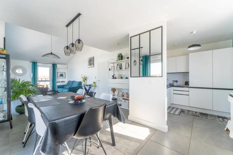 Appartement - 93 m² - 4 pièces