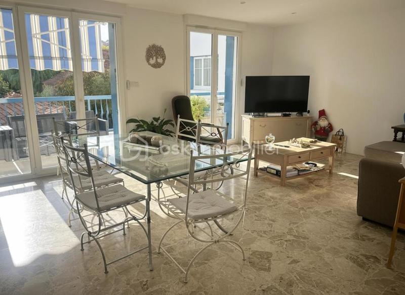 Appartement - 85 m² - 3 pièces