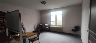 Maison - 240 m² - 8 pièces