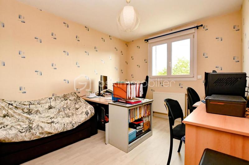 Pavillon - 100 m² - 5 pièces