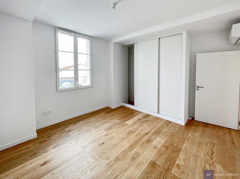 Appartement - 160 m² - 6 pièces