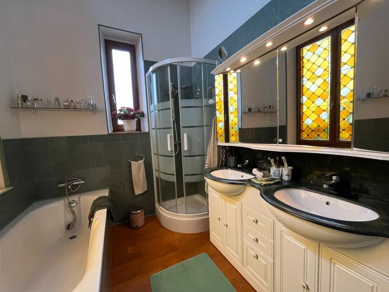 Maison bourgeoise - 326 m² - 9 pièces