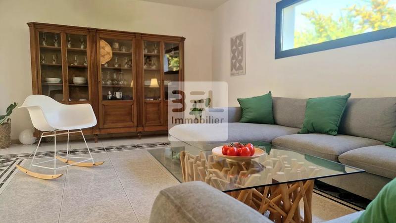 Villa - 255 m² - 8 pièces
