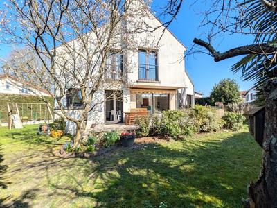 Maison contemporaine - 165 m² - 7 pièces