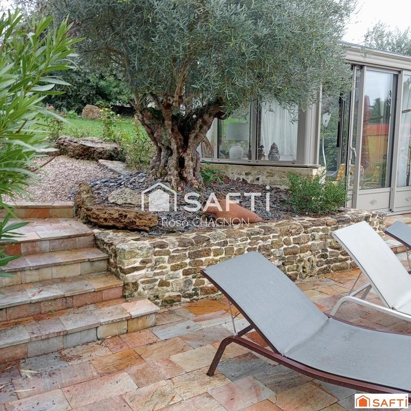 Maison - 220 m² - 10 pièces