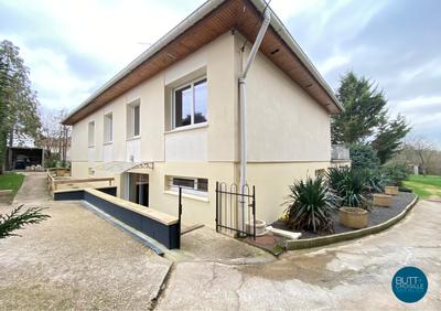 Maison - 260 m² - 9 pièces