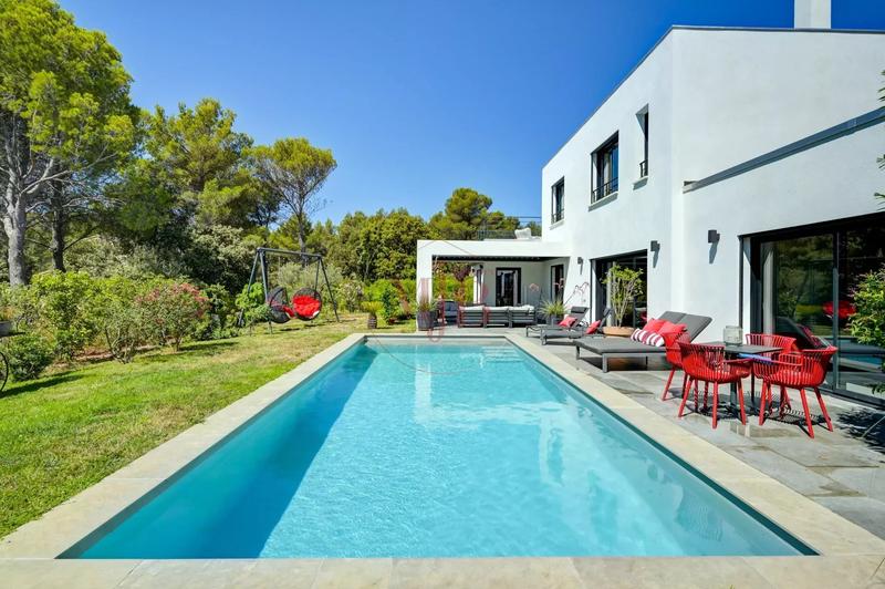 Villa - 184 m² - 5 pièces