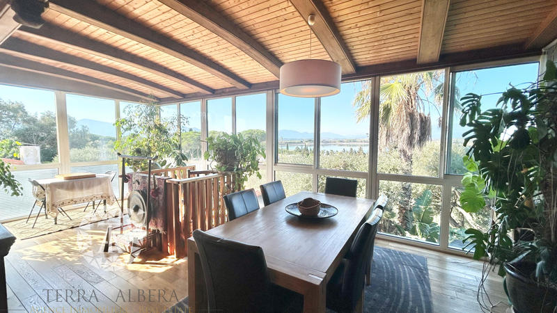 Villa - 225 m² - 7 pièces