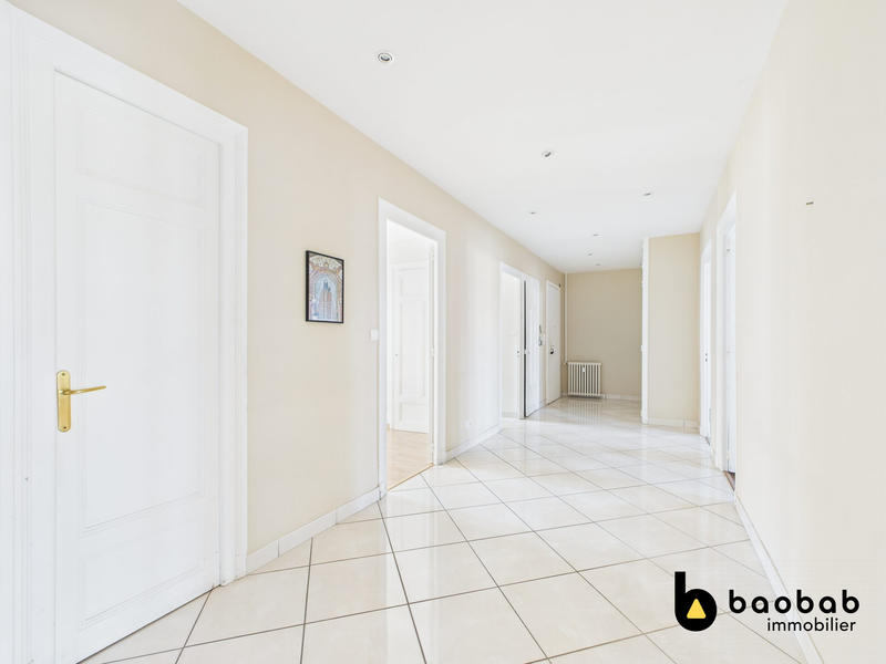 Appartement - 122 m² - 5 pièces