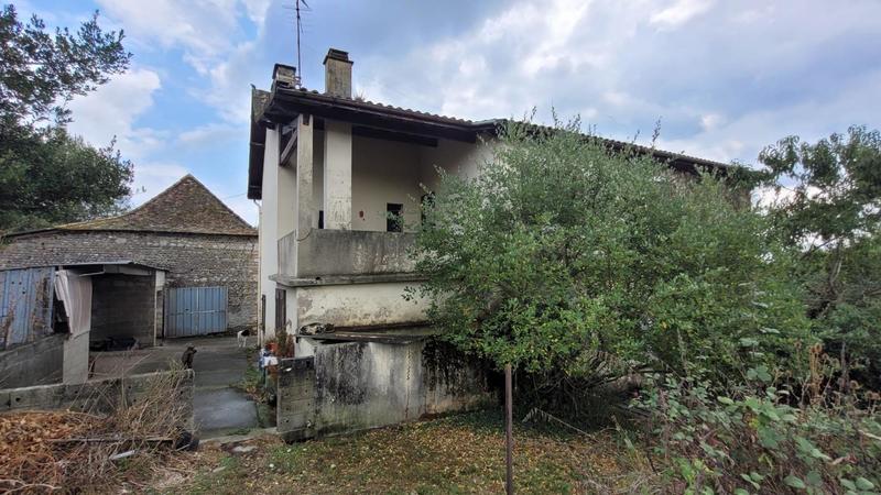 Maison - 203 m² - 9 pièces