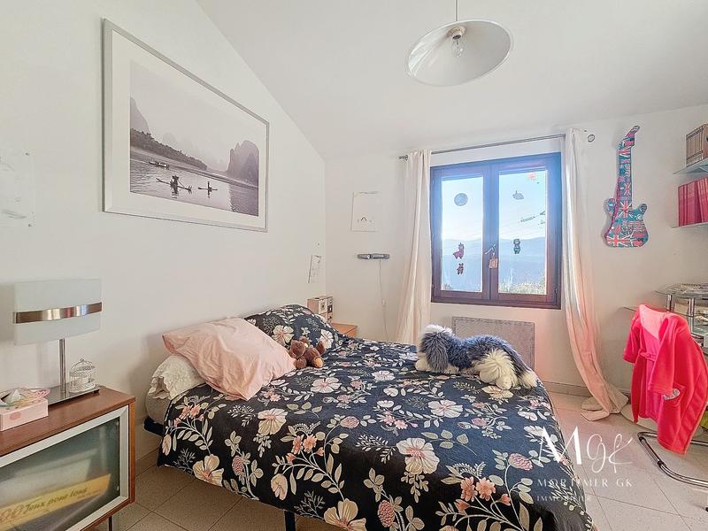 Maison - 180 m² - 8 pièces