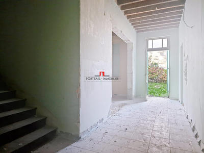 Maison - 260 m² - 10 pièces