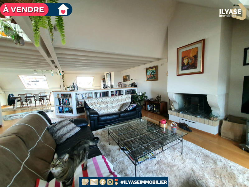 Triplex - 203 m² - 6 pièces