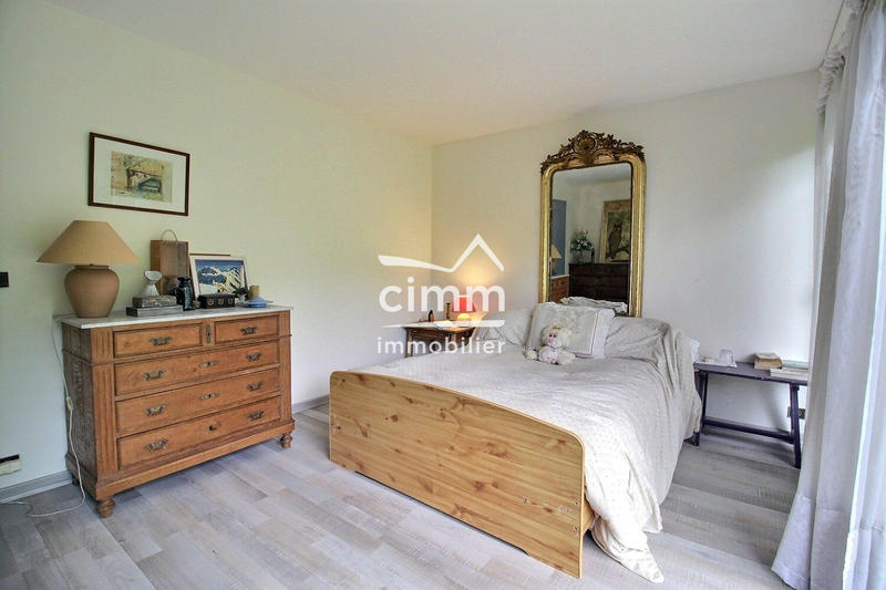 Villa - 363 m² - 6 pièces