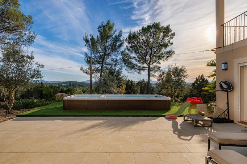 Maison - 187 m² - 7 pièces