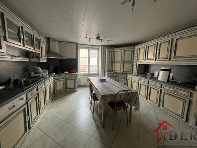 Maison - 202 m² - 10 pièces