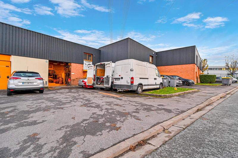 Local commercial - 340 m² - 4 pièces