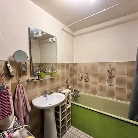 Maison - 218 m² - 9 pièces