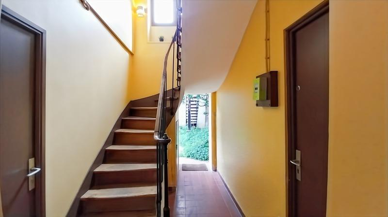 Maison - 186 m² - 9 pièces