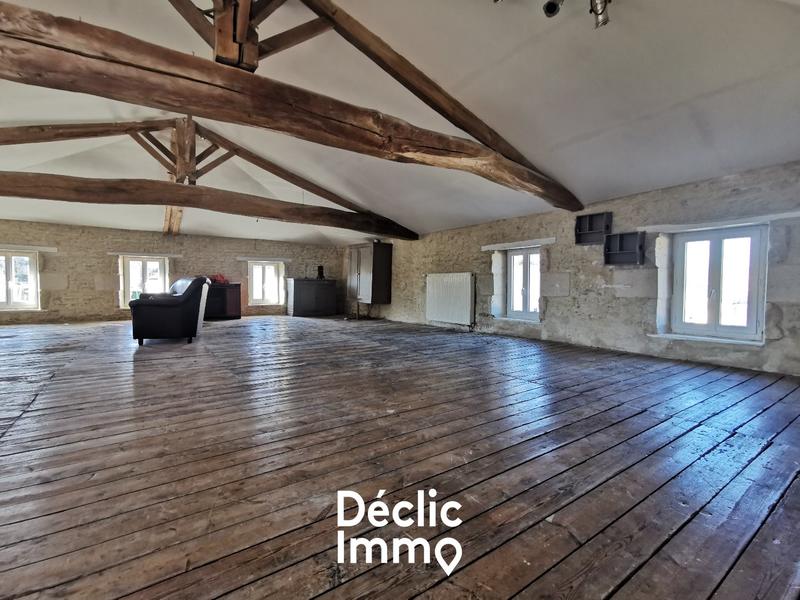 Maison en pierre - 246 m² - 8 pièces