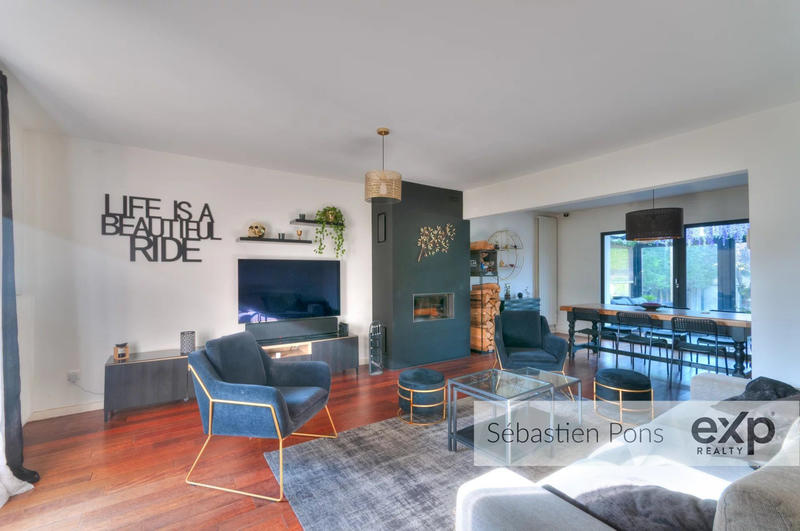 Maison - 177 m² - 7 pièces