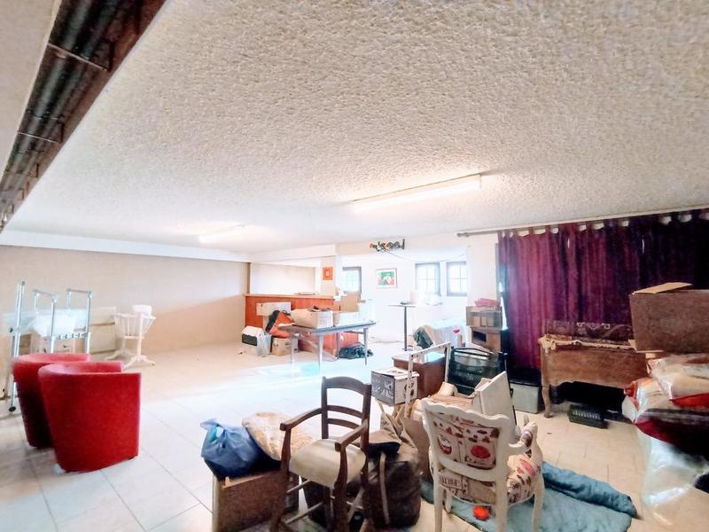 Maison - 292 m² - 11 pièces