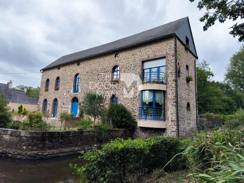 Propriété - 297 m² - 13 pièces