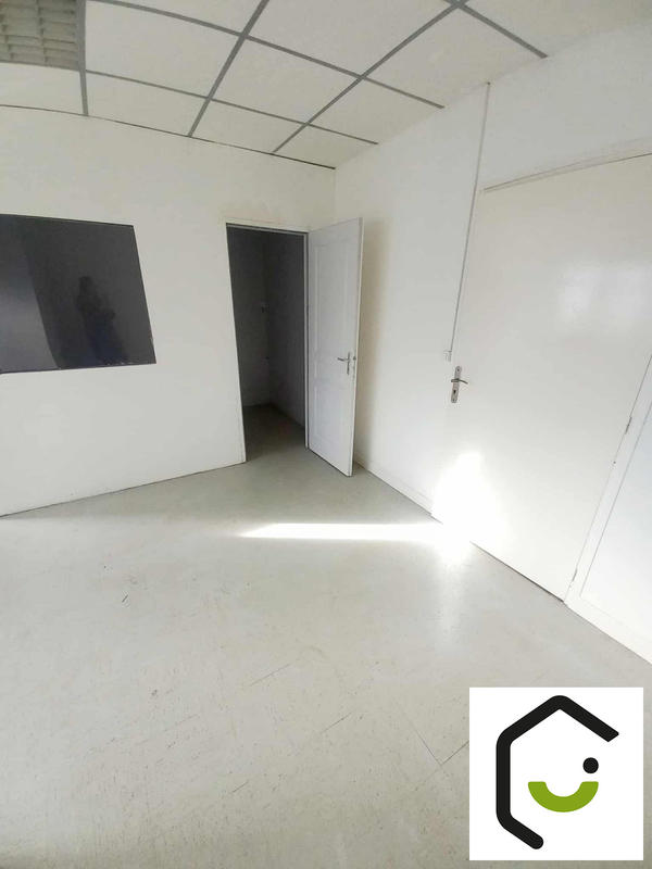 Local commercial - 40 m² - 3 pièces