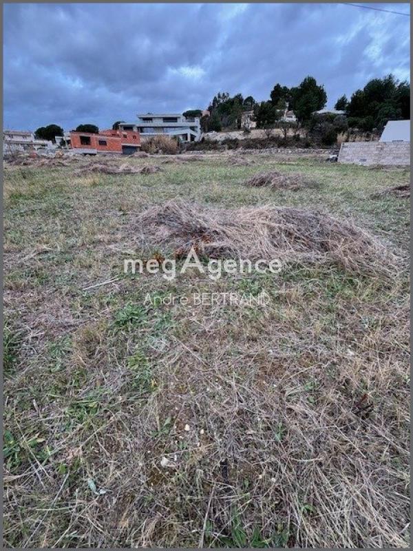 Terrain constructible - 760 m²