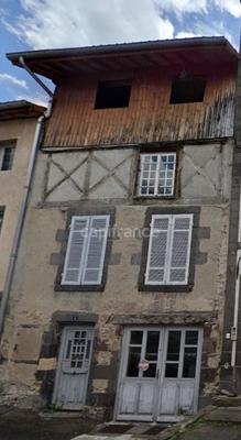 Maison traditionnelle - 240 m² - 7 pièces