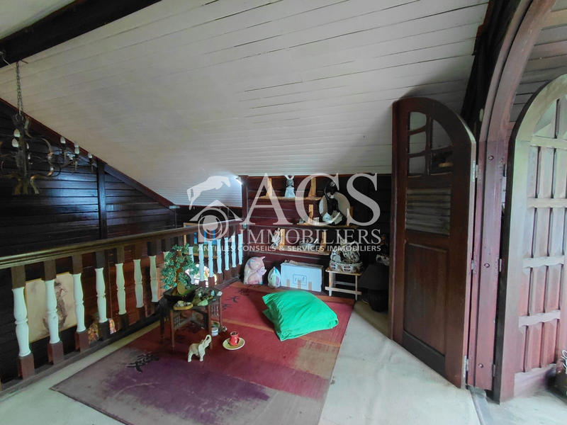 Maison - 180 m² - 5 pièces