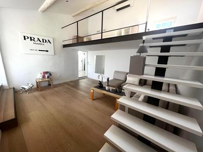 Appartement - 72 m² - 2 pièces