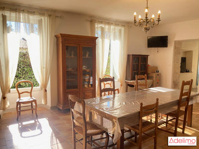 Mas - 418 m² - 18 pièces