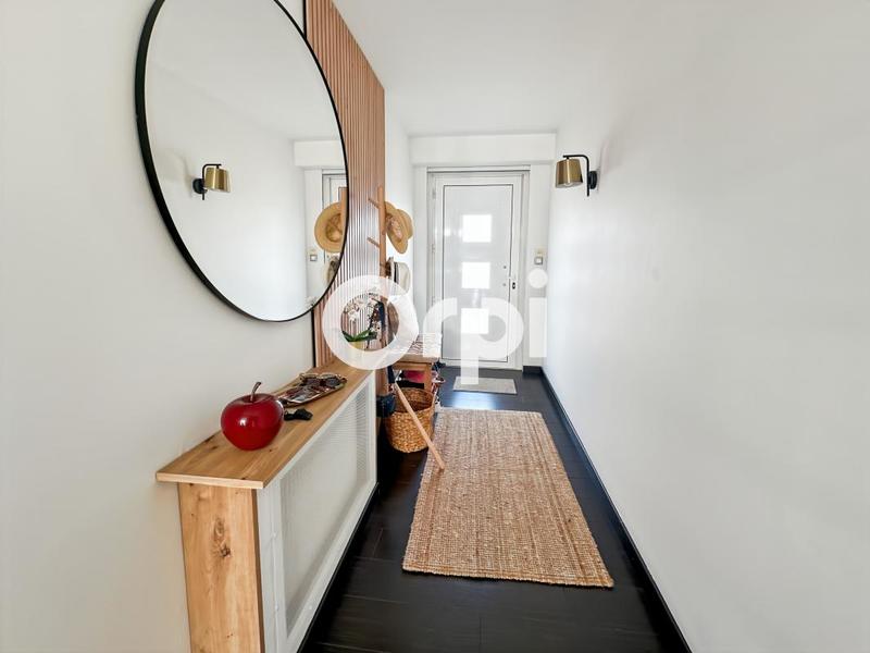 Maison - 213 m² - 6 pièces