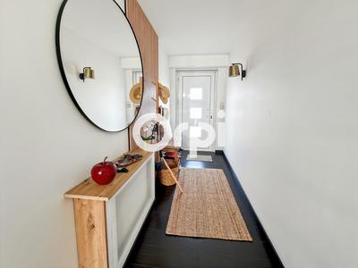 Maison - 213 m² - 6 pièces