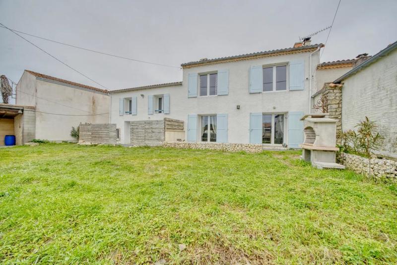 Maison - 271 m² - 10 pièces