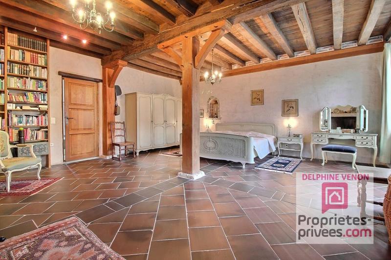 Propriété - 301 m² - 8 pièces