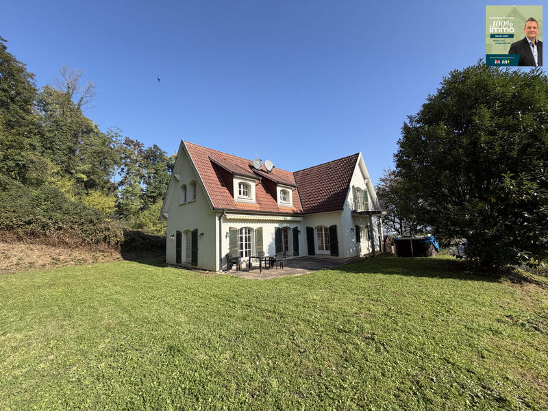 Maison - 211 m² - 8 pièces