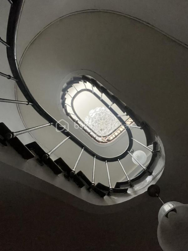 Demeure - 180 m² - 9 pièces