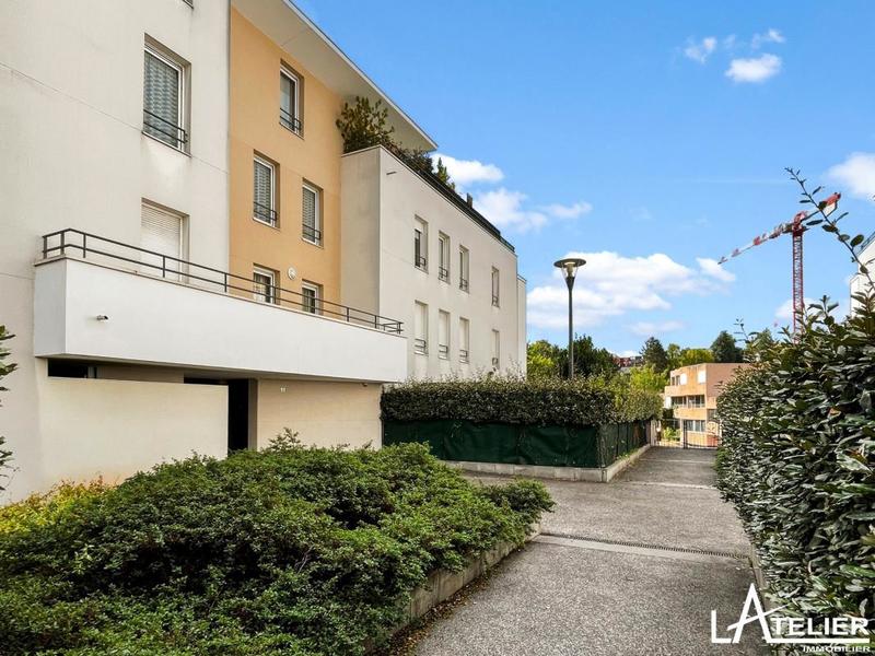 Studio - 30 m² - 1 pièce