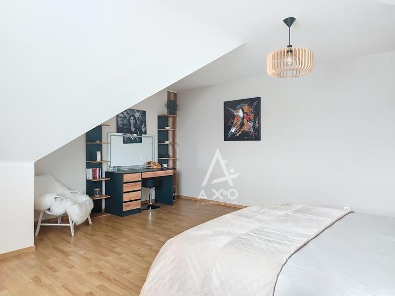 Maison - 285 m² - 10 pièces