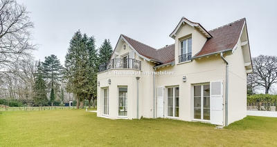 Maison - 269 m² - 7 pièces