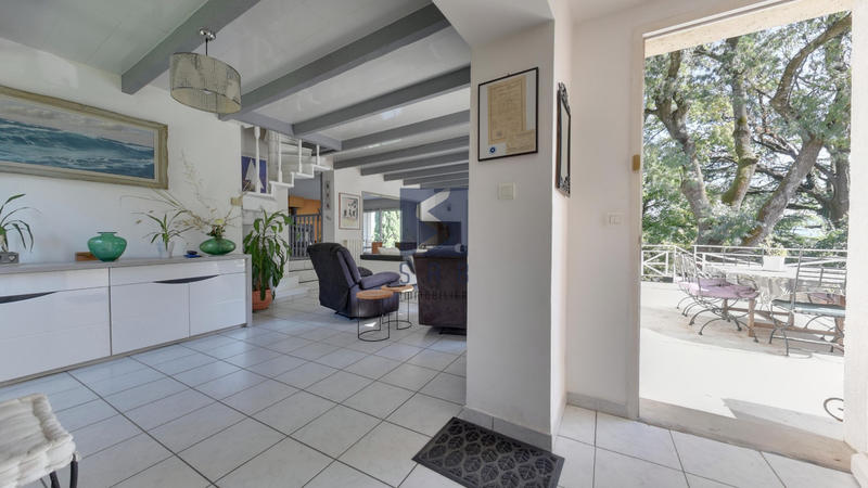 Propriété - 145 m² - 6 pièces