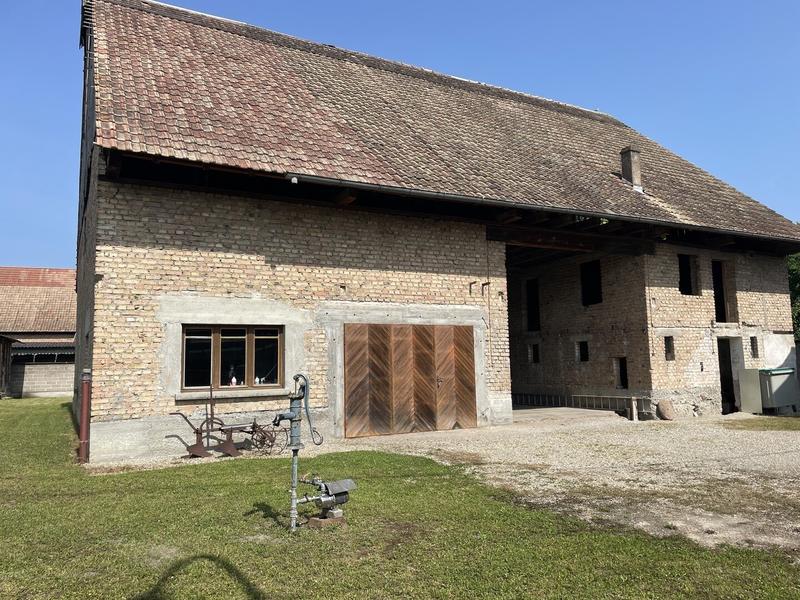 Grange - 300 m² - 1 pièce