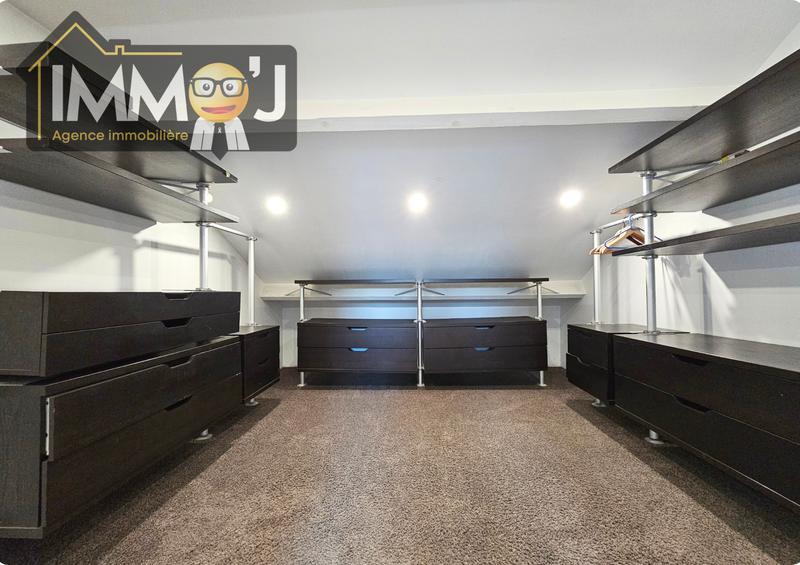 Maison - 196 m² - 8 pièces