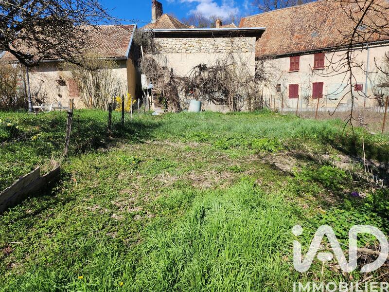 Maison de village - 117 m² - 9 pièces