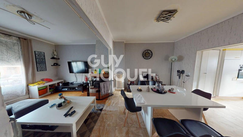 Maison - 93 m² - 5 pièces